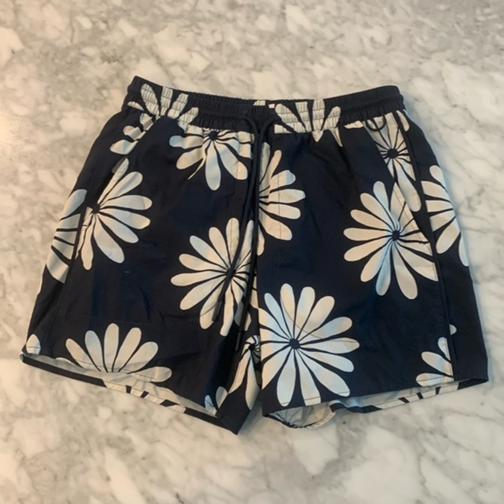Solar cool 5” mesh lined floral short size small